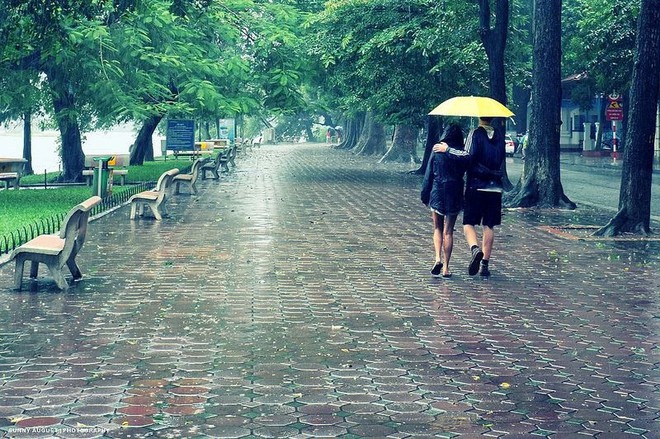 Từ đ&ecirc;m mai, miền Bắc chấm dứt nắng n&oacute;ng, c&oacute; mưa d&ocirc;ng tr&ecirc;n diện rộng - Ảnh 2.