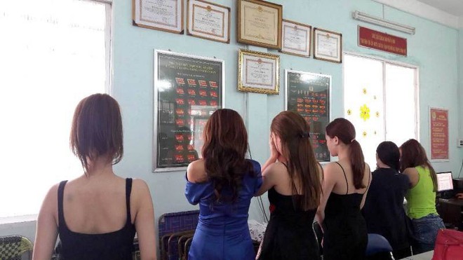 Lời khai của 3 t&uacute; b&agrave; cầm đầu đường d&acirc;y người mẫu, diễn vi&ecirc;n b&aacute;n d&acirc;m ngh&igrave;n đ&ocirc; ở S&agrave;i G&ograve;n - Ảnh 4.