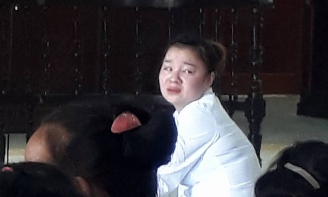 Lừa bán cháu gái 135 triệu, dì khóc như mưa - Ảnh 1.
