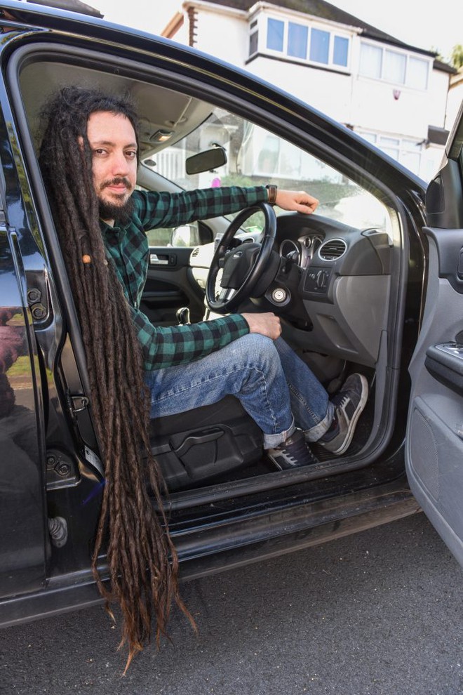 Ch&agrave;ng trai nu&ocirc;i t&oacute;c suốt 13 năm nhưng đ&atilde; quyết định cắt t&oacute;c v&igrave; một l&yacute; do cảm động - Ảnh 2.