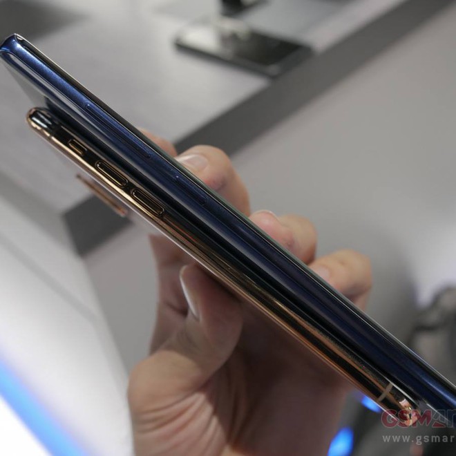 Đ&acirc;y l&agrave; hai chiếc smartphone n&oacute;ng nhất l&uacute;c n&agrave;y, bạn thấy m&aacute;y n&agrave;o chất hơn? - Ảnh 5.