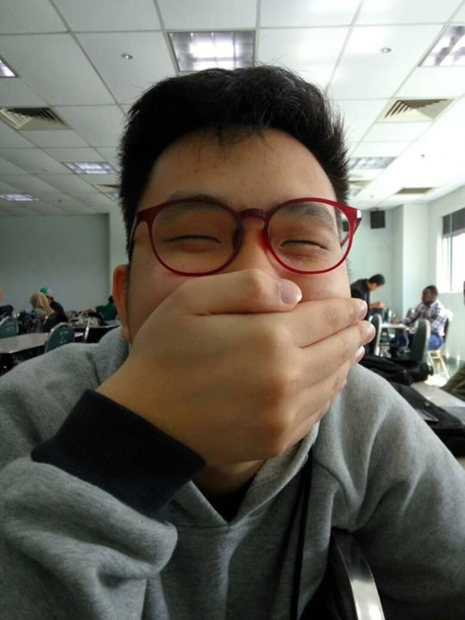 Nh&igrave;n profile Tinder của anh ch&agrave;ng n&agrave;y, kh&ocirc;ng ai nỡ l&ograve;ng n&agrave;o gạt tr&aacute;i được - Ảnh 1.