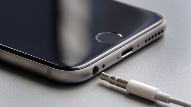 Apple nói iPhone không có jack tai nghe 3,5 mm là để tốt cho người dùng, tuy nhiên điều này liệu có đúng? - Ảnh 1.