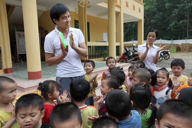 Sẽ tăng h&igrave;nh ảnh nam giới l&agrave;m việc nh&agrave; trong s&aacute;ch gi&aacute;o khoa mới - Ảnh 1.