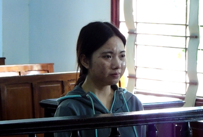 T&ocirc;ng xe m&aacute;y chết người, nữ sinh vi&ecirc;n kh&oacute;c nức nở tại t&ograve;a - Ảnh 1.