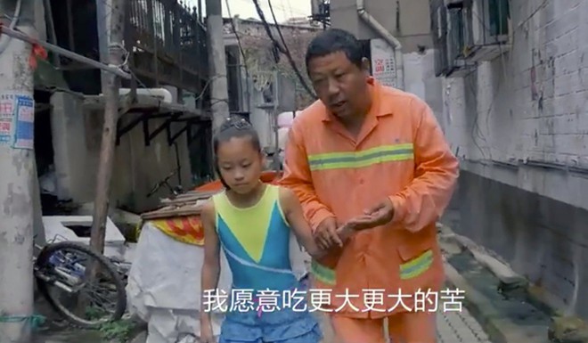 Cha ăn m&igrave; suốt 7 năm để nu&ocirc;i dưỡng ước mơ của con - Ảnh 1.