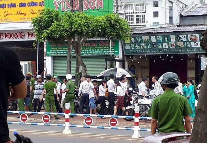 Vụ cướp ngân hàng ở Đồng Nai: Đối tượng dùng bom tự tạo uy hiếp nhân viên - Ảnh 2.
