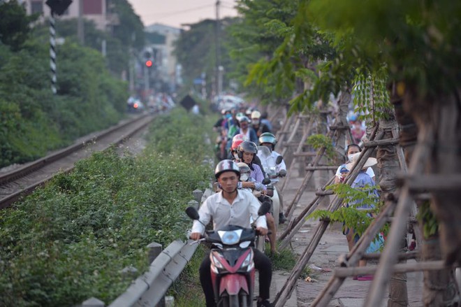 Bến xe chật kín người về quê nghỉ lễ mùng 2/9 - Ảnh 19.