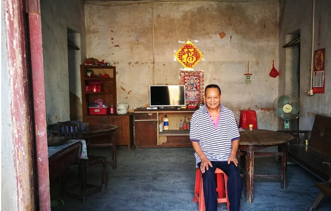 Chênh lệch giàu - nghèo tại Trung Quốc: Người ở nhà 41 tỷ đồng, kẻ phải sống trong những căn nhà làm bằng gạch bùn - Ảnh 2.
