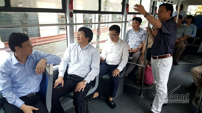 Chở 13.000 kh&aacute;ch mỗi ng&agrave;y, bu&yacute;t nhanh BRT qu&aacute; tải - Ảnh 2.