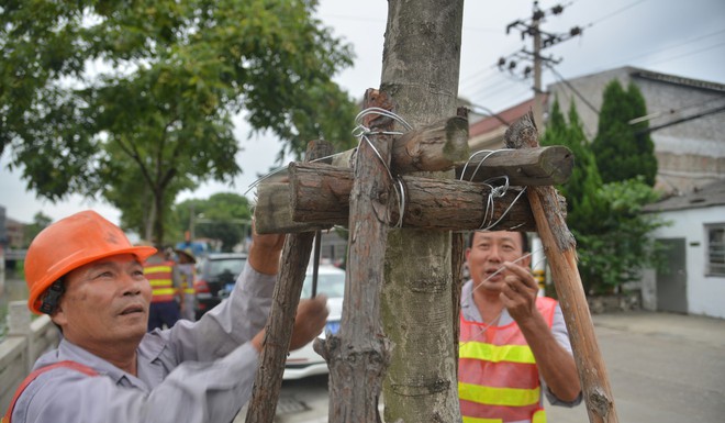 Hai cơn bão lớn cùng đổ bộ vào Trung Quốc, hơn 300.000 người dân phải đi sơ tán khẩn cấp - Ảnh 3.