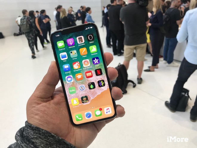 iPhone X là chiếc iPhone đầu tiên có màn hình OLED nhưng tóm lại điều này có ý nghĩa gì? - Ảnh 2.