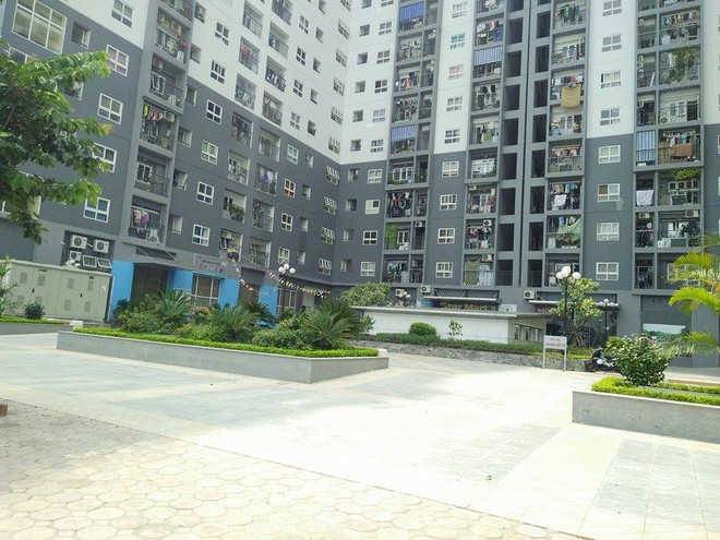 H&agrave; Nội: B&eacute; g&aacute;i 5 tuổi trọng thương v&igrave; vật cứng văng tr&uacute;ng đầu khi chơi ở s&acirc;n chung cư - Ảnh 1.