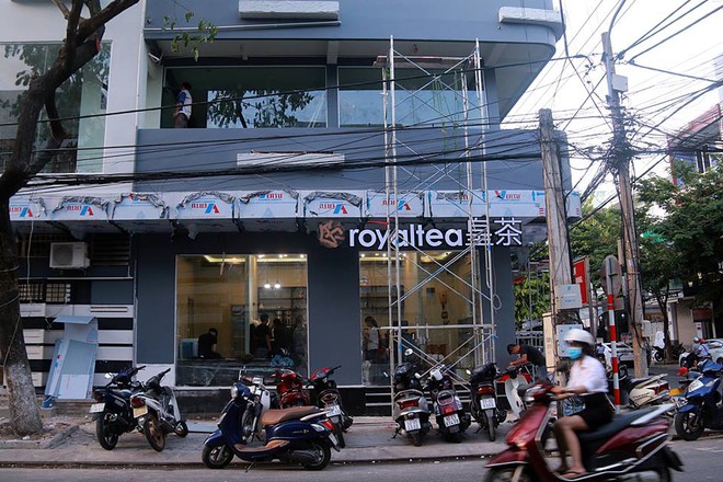 Cửa hàng trà sữa Royaltea Đài Loan đầu tiên được nhượng quyền chính thức ở Việt Nam là tại Đà Nẵng - Ảnh 2.