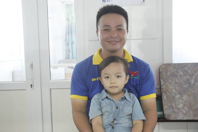 Chuyện chưa kể của người bố l&agrave;m &ldquo;b&agrave; đỡ&rdquo; bất đắc dĩ tr&ecirc;n taxi - Ảnh 1.
