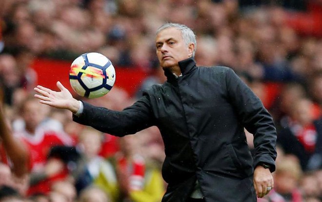 Mourinho sẵn sàng ký hợp đồng siêu khủng với MU - Ảnh 1.