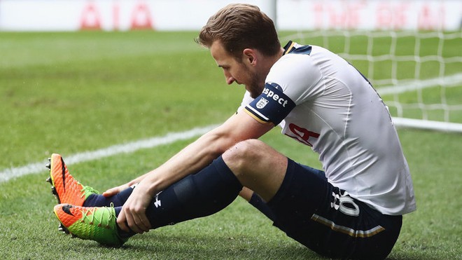 N&Oacute;NG!!! Harry Kane nghỉ trận đại chiến gặp M.U v&igrave; chấn thương - Ảnh 1.