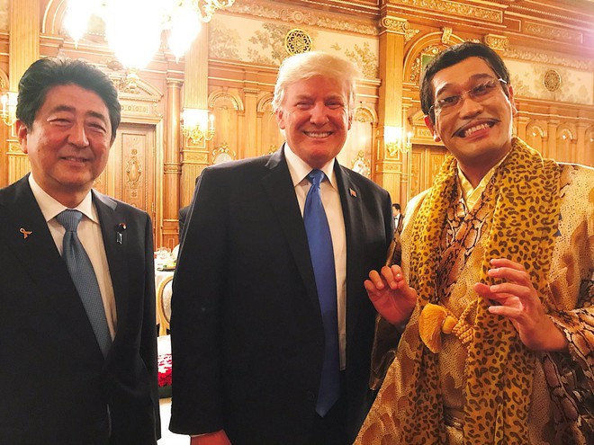 Vinh dự được biểu diễn cho Tổng thống Donald Trump, chủ nhân bản hit Pineapple-Apple-Pen khoe ngay ảnh trên Twitter - Ảnh 2.