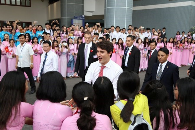 Thủ tướng Canada n&oacute;i g&igrave; với sinh vi&ecirc;n TP.HCM? - Ảnh 2.