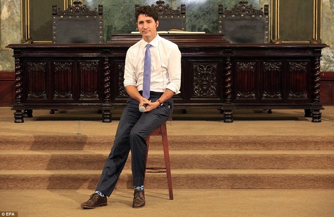 Giải mã hình xăm trên bắp tay thủ tướng Trudeau