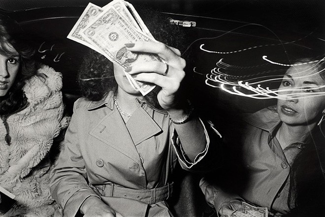 Suốt 30 năm, người tài xế taxi New York cần mẫn chụp ảnh và cho ra đời những tác phẩm kinh ngạc - Ảnh 12.