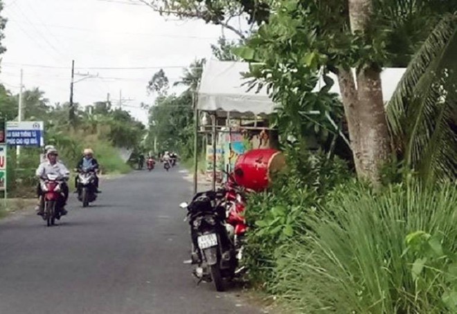 Nghi vỡ hụi, nữ Hiệu ph&oacute; ở C&agrave; Mau uống thuốc diệt cỏ tự vẫn - Ảnh 1.