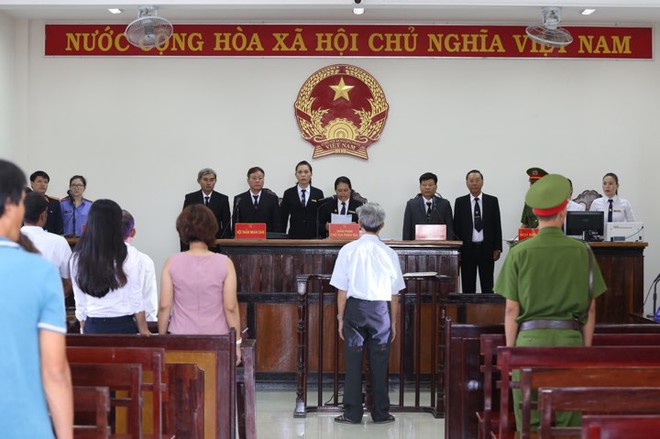 T&ograve;a tuy&ecirc;n &aacute;n 3 năm t&ugrave; về tội D&acirc;m &ocirc; đối với trẻ em, bị c&aacute;o 77 tuổi h&eacute;t lớn: T&ocirc;i phản đối! - Ảnh 3.