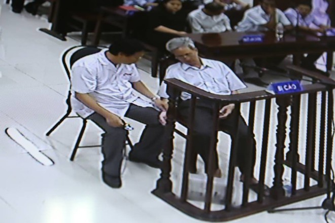 T&ograve;a tuy&ecirc;n &aacute;n 3 năm t&ugrave; về tội D&acirc;m &ocirc; đối với trẻ em, bị c&aacute;o 77 tuổi h&eacute;t lớn: T&ocirc;i phản đối! - Ảnh 13.