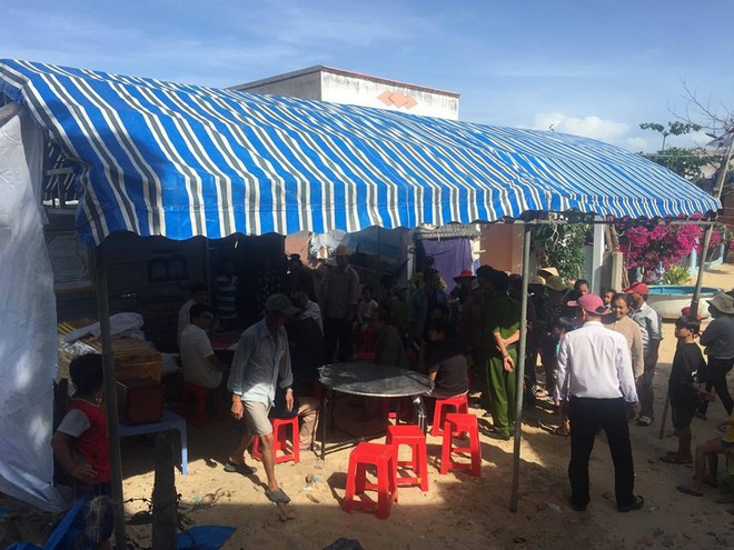 Một thiếu ni&ecirc;n bị đ&acirc;m tử vong tại tiệm net ở B&igrave;nh Thuận - Ảnh 1.