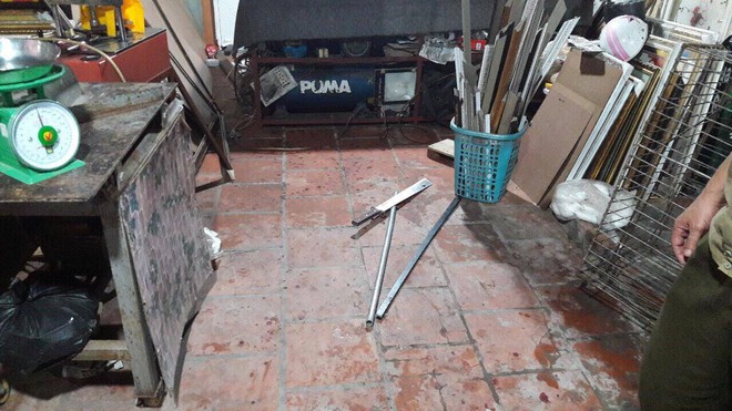 Vụ nam thanh ni&ecirc;n bị h&agrave;ng chục người cầm hung kh&iacute; ch&eacute;m ở B&igrave;nh Dương: Đối tượng cầm đầu bị bắt - Ảnh 2.