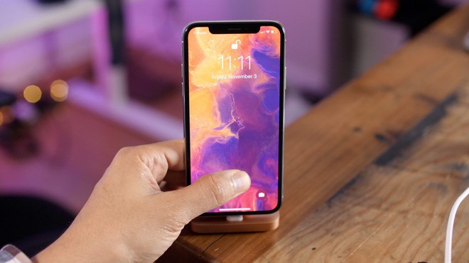 Mất 2.200 USD cho một chiếc iPhone X, tưởng ngu ngốc nhưng tôi vẫn cảm thấy vui vẻ và tự hào - Ảnh 1.