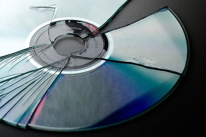 Thói quen nghe nhạc online miễn phí – con đường bức tử đĩa CD ở Vpop - Ảnh 1.