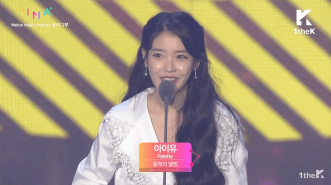 Yoo In Na bật kh&oacute;c tại concert của IU: T&igrave;nh bạn đ&aacute;ng qu&yacute; thật, nhưng liệu c&oacute; qu&aacute; lố? - Ảnh 1.