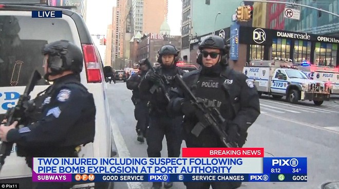 Khủng bố đánh bom gây nổ lớn khiến hai người bị thương tại Manhattan, New York: cảnh sát và cứu hỏa đã có mặt tại hiện trường - Ảnh 4.