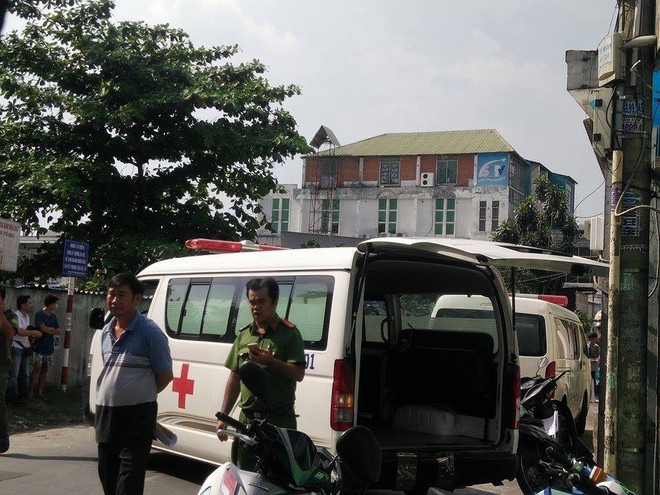 Vụ chồng treo cổ, vợ và con trai tử vong nghi uống thuốc độc: Thằng nhỏ rất lễ phép và dễ mến, vậy mà... - Ảnh 4.