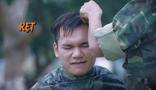 Mu&ocirc;n v&agrave;n biểu cảm hỉ, nộ, &aacute;i, ố của d&agrave;n mỹ nam khi bị cắt t&oacute;c trong Sao nhập ngũ - Ảnh 3.