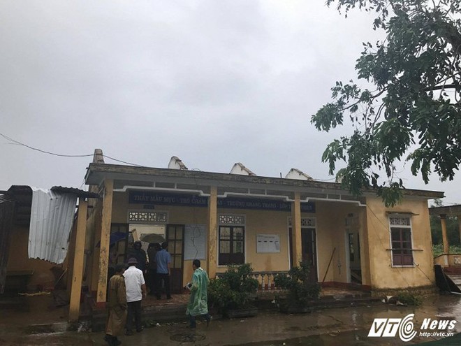Quảng Bình - Quảng Trị tan hoang, 24 người thương vong sau bão số 10 - Ảnh 15.