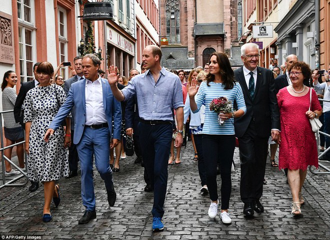D&ugrave; đ&atilde; kết h&ocirc;n 6 năm, vợ chồng c&ocirc;ng nương Kate v&agrave; ho&agrave;ng tử William vẫn trao nhau những c&aacute;i nh&igrave;n &acirc;u yếm như thuở mới hẹn h&ograve; - Ảnh 11.