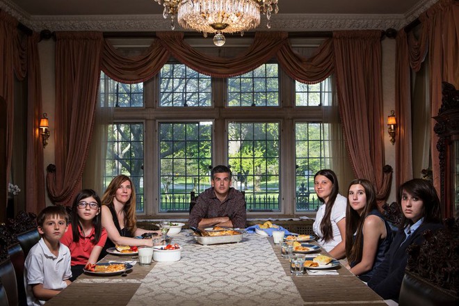 Bữa ăn tối chuẩn “văn hóa Mỹ” - câu chuyện từ những bức ảnh khiến nhiều người suy ngẫm - Ảnh 3.