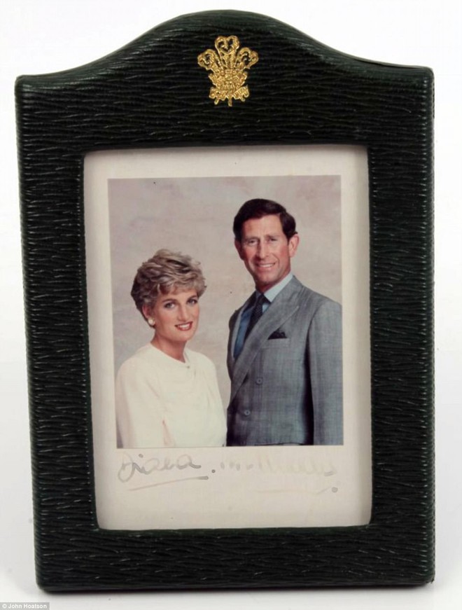 Cuộc đời Công nương Diana qua bộ sưu tập có một không hai của người hâm mộ cuồng nhiệt đến từ Mỹ - Ảnh 27.