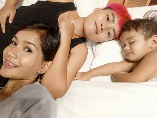 Tổ ấm hạnh phúc của cặp đồng tính nữ Thái Lan cùng cậu con trai kháu khỉnh khiến nhiều người ngưỡng mộ - Ảnh 4.