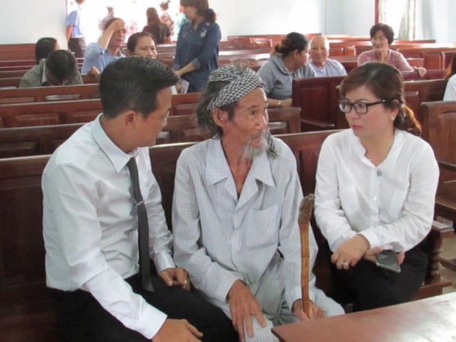 T&ograve;a miễn h&igrave;nh phạt cho cụ &ocirc;ng 84 tuổi bị con đ&ograve;i bỏ t&ugrave; - Ảnh 4.