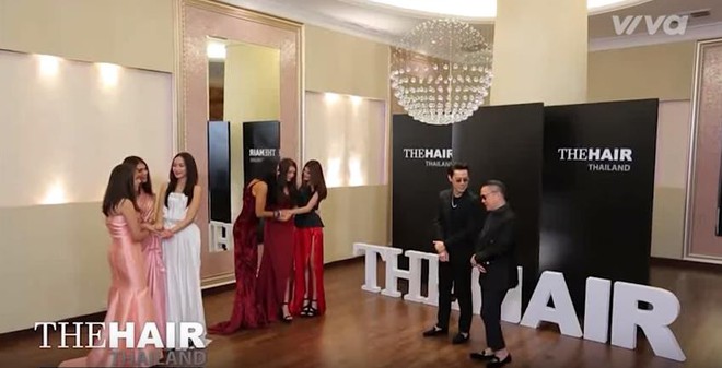 Lại chuyện kh&ocirc;ng c&oacute; ghế ngồi, nhưng với The Look Vietnam th&igrave; may qu&aacute;, đ&uacute;ng format rồi! - Ảnh 5.