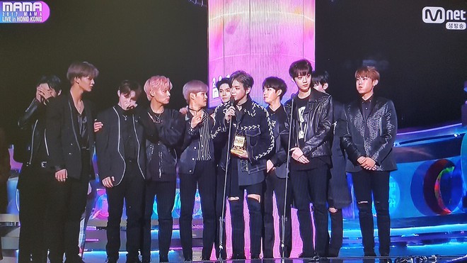 MAMA 2017: Y như năm ngoái, Daesang chia đều cho TWICE, BTS, EXO - Ảnh 4.