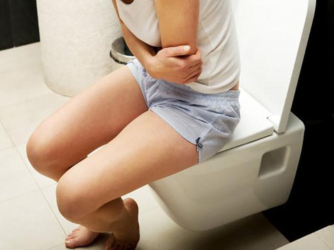 7 l&yacute; do tại sao bạn kh&ocirc;ng n&ecirc;n ăn khi đang di chuyển - Ảnh 4.