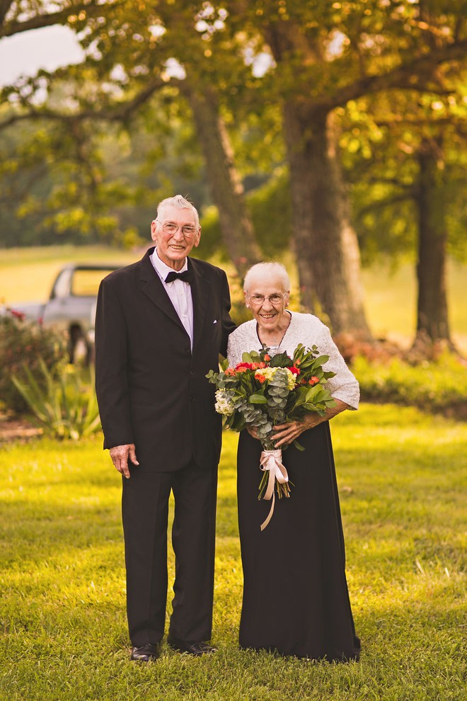Mối tình già son sắt của cặp vợ chồng trong bộ ảnh kỉ niệm 65 năm ngày cưới khiến ai cũng thầm ao ước - Ảnh 5.