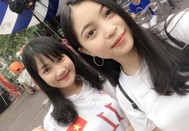 Bạn g&aacute;i xinh đẹp vượt ngh&igrave;n km tiếp lửa sao trẻ U22 Việt Nam - Ảnh 5.