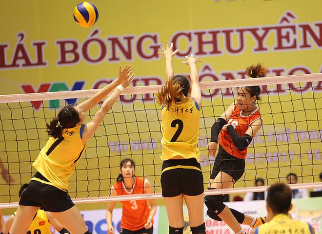 VTV Cup: Kim Huệ tỏa s&aacute;ng, nữ Việt Nam thắng tưng bừng - Ảnh 5.
