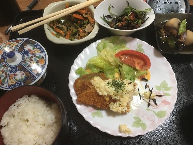 Đồ ăn bệnh viện đẳng cấp Nhật Bản: Nhìn qua bữa ăn của sản phụ, ai cũng tưởng đồ order nhà hàng - Ảnh 5.
