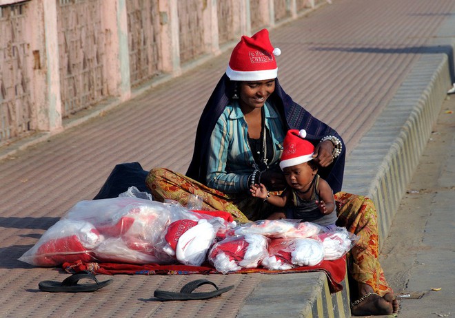 Những góc khuất đêm Giáng sinh: Đâu đó vẫn còn những người đón “mùa an vui” trong cô đơn và nghèo khổ - Ảnh 5.